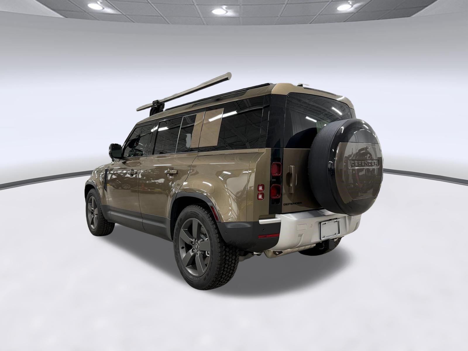 Used 2025 Land Rover Defender 110 S AWD/4WD image 3