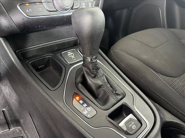 Used 2019 Jeep Cherokee Latitude w/ Popular Appearance Group FWD image 30