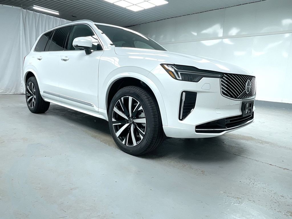 New 2026 Volvo XC90 B6 Core