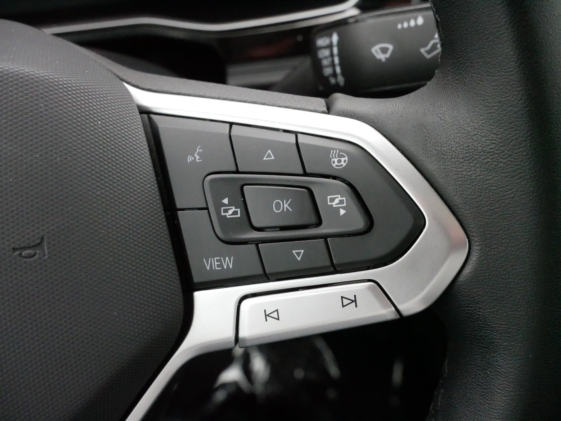 Certified 2024 Volkswagen Jetta SEL image 25