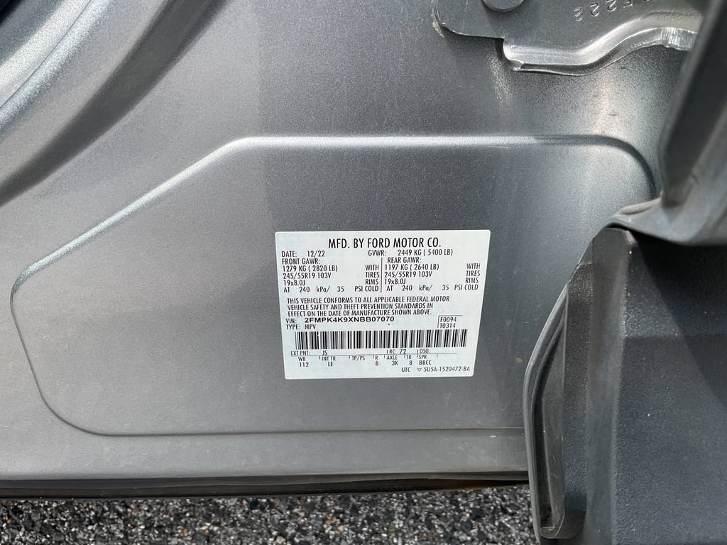 Used 2022 Ford Edge Titanium AWD/4WD image 25
