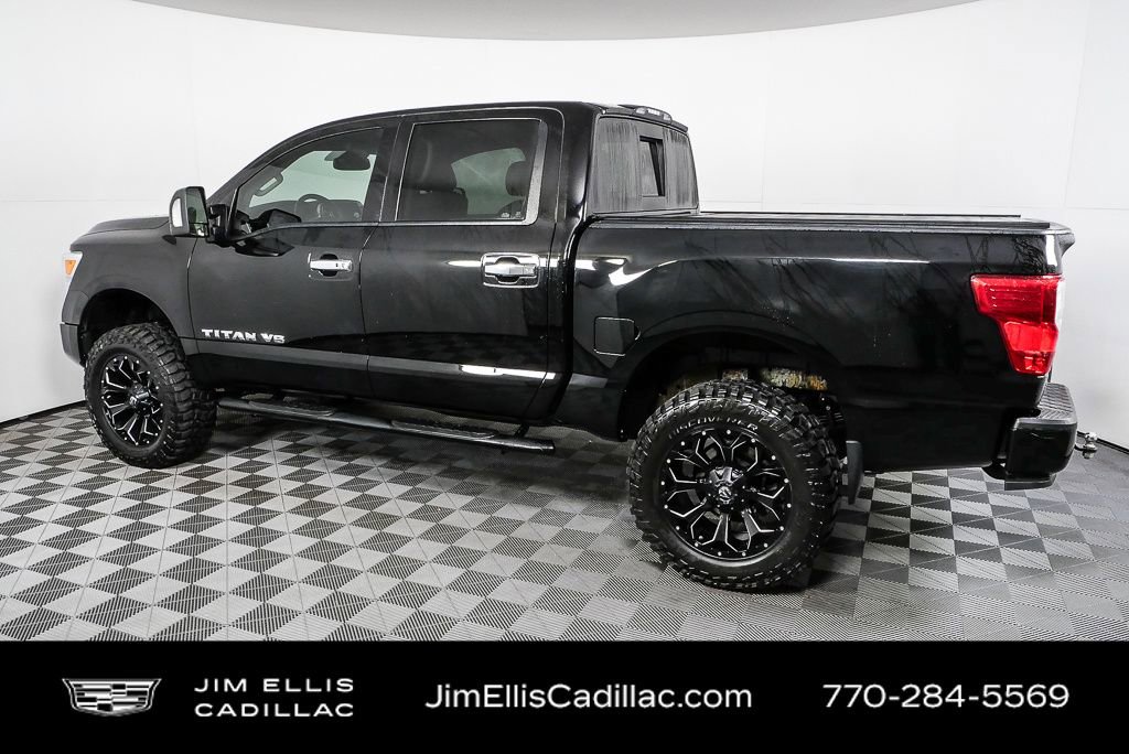 Used 2020 Nissan Titan SV w/ SV Convenience Package image 2