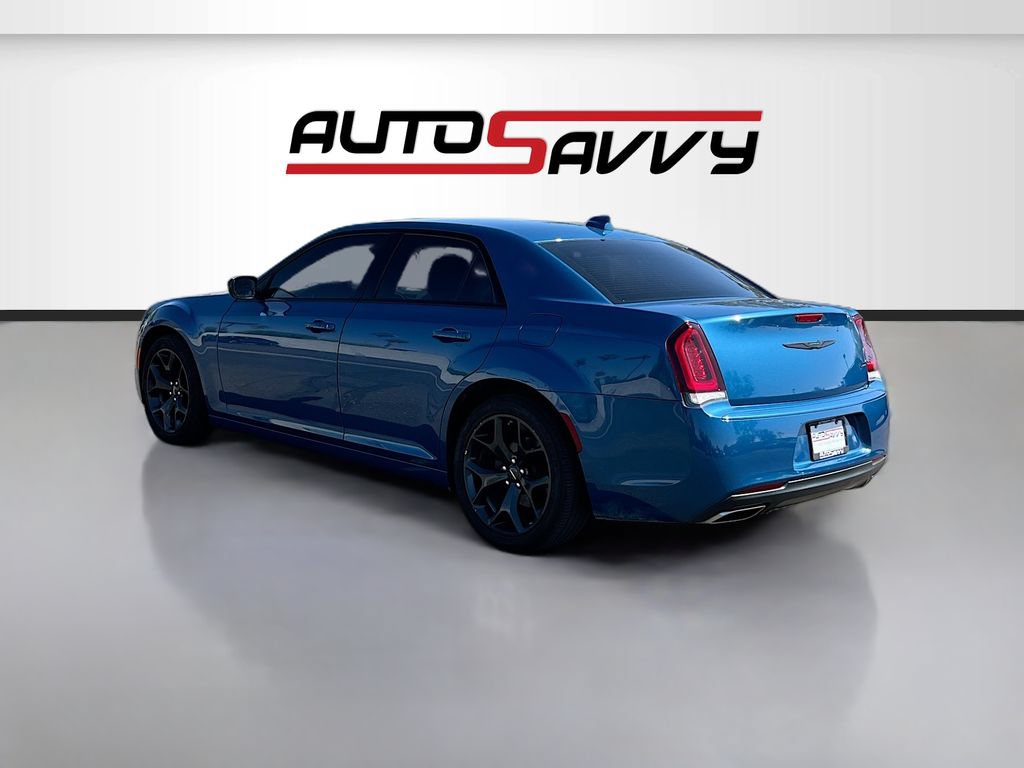 Used 2023 Chrysler 300 Touring w/ Sport Appearance Package RWD image 5