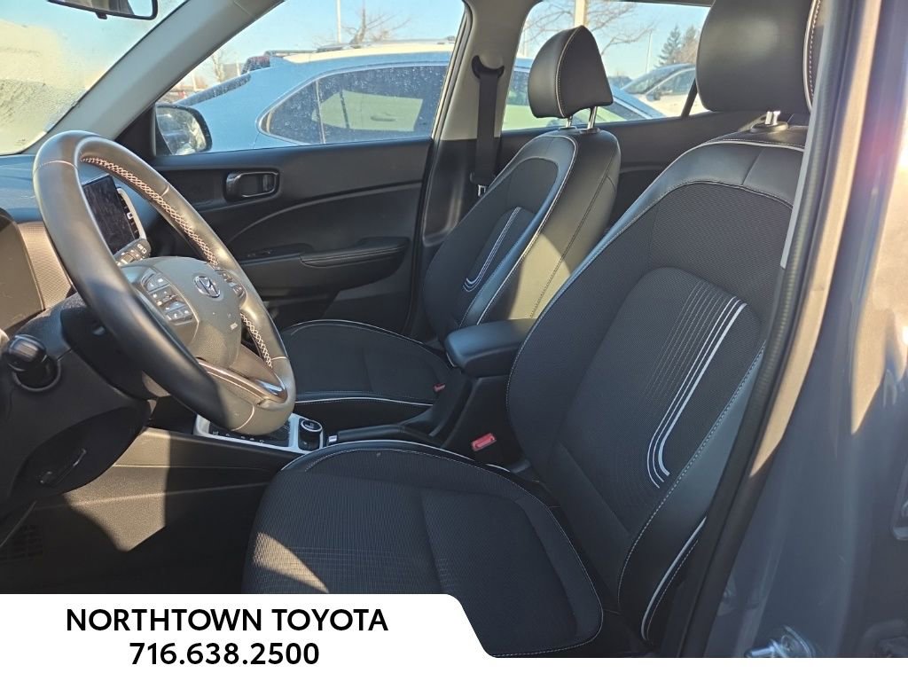 Used 2022 Hyundai Venue Limited w/ Cargo Package image 14