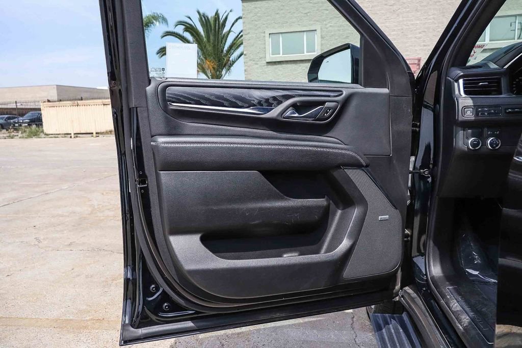 Used 2023 GMC Yukon Denali RWD image 25