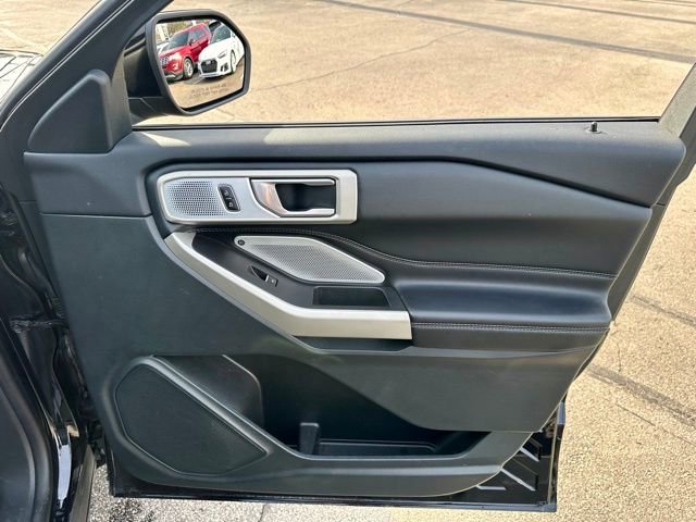 Used 2023 Ford Explorer Limited w/ Limited Technology Package image 24