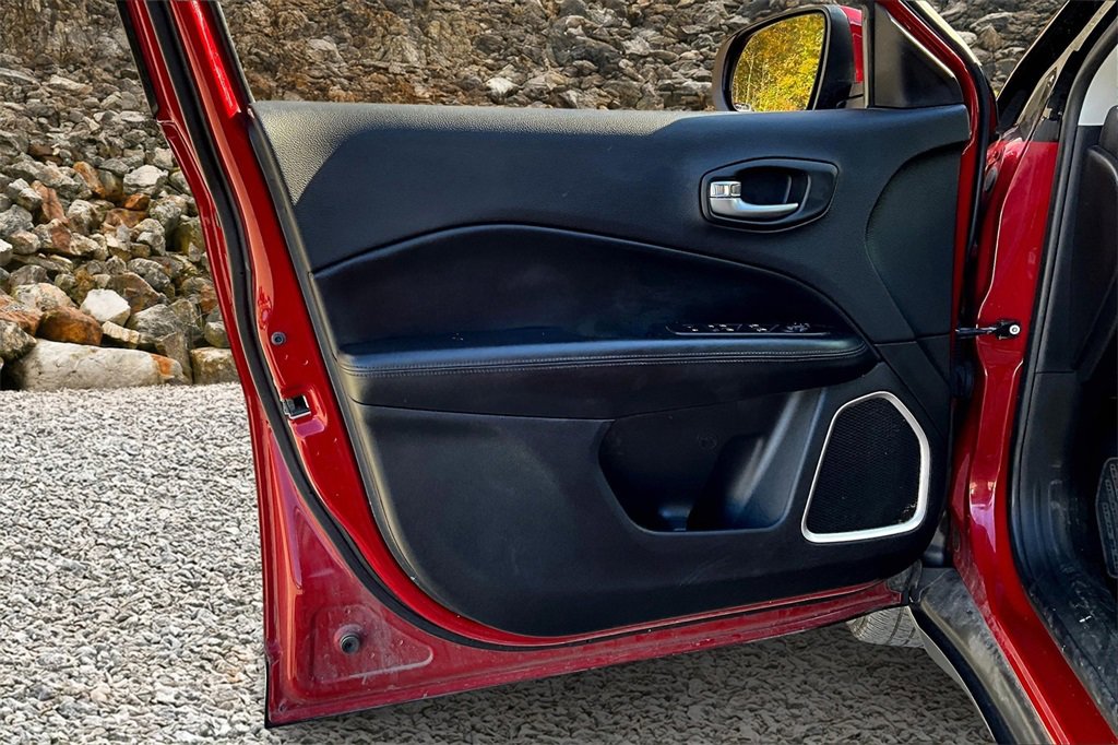 Used 2018 Jeep Compass Latitude image 20