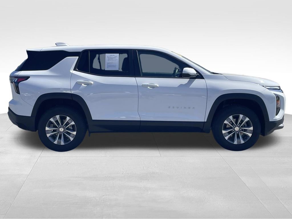 New 2026 Chevrolet Equinox LT image 2