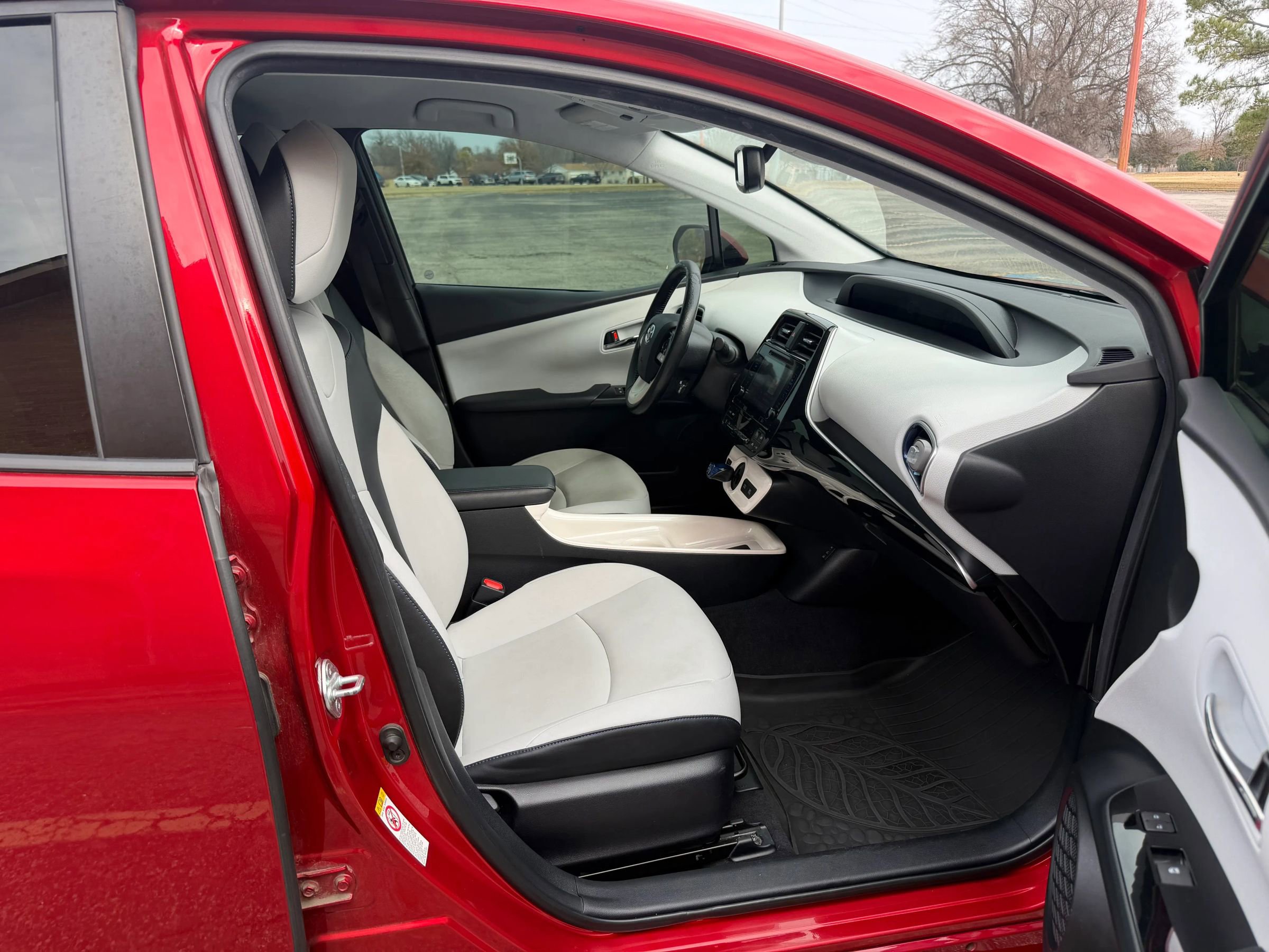 Used 2016 Toyota Prius Four Touring image 24