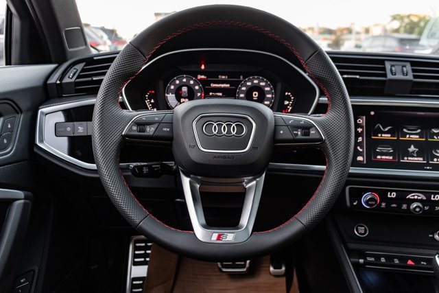 Used 2025 Audi Q3 2.0T Premium Plus w/ Premium Plus Package AWD/4WD image 19