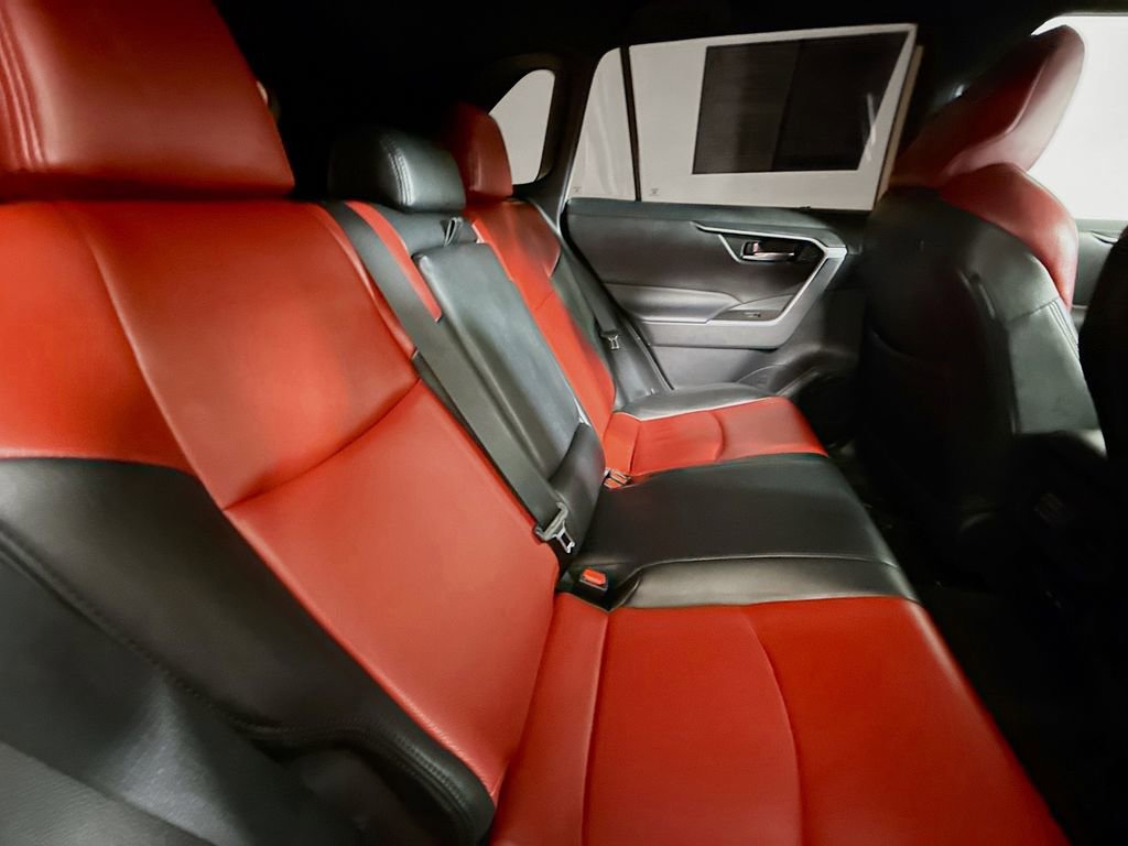 Used 2022 Toyota RAV4 SE image 25