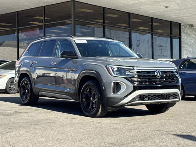 Certified 2024 Volkswagen Atlas Peak Edition SE AWD/4WD image 7
