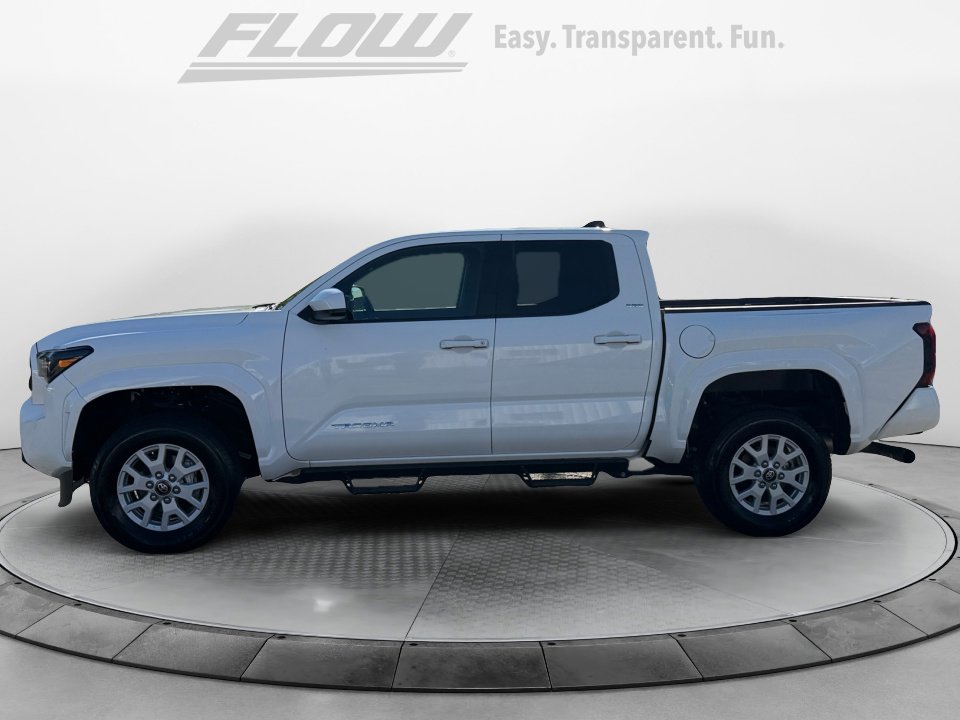 Certified 2025 Toyota Tacoma SR5 AWD/4WD image 5