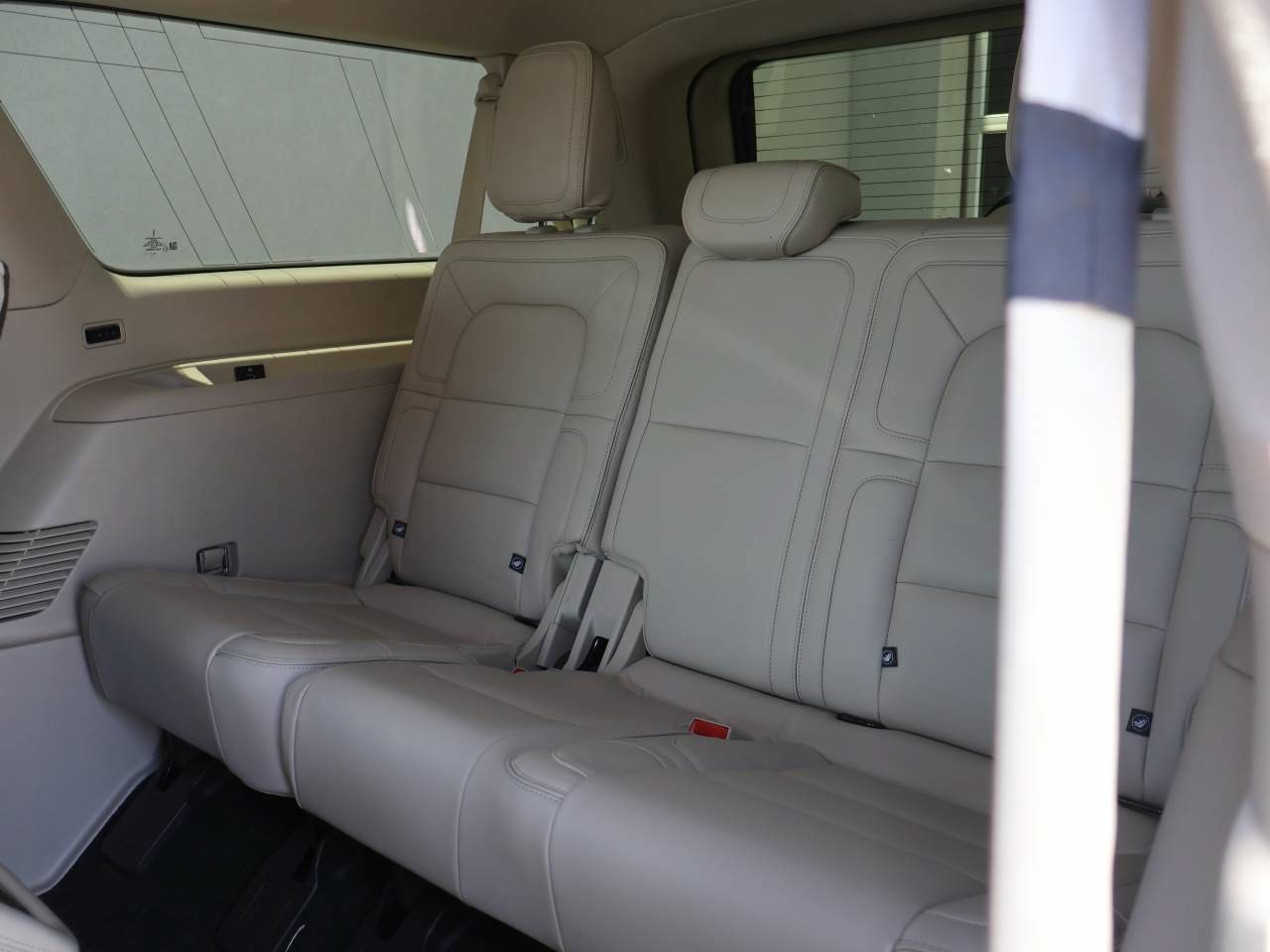 Used 2018 Lincoln Navigator L Reserve w/ Technology Package AWD/4WD image 13