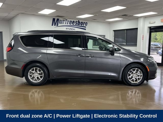 Used 2021 Chrysler Pacifica Touring w/ Cold Weather Group FWD image 4