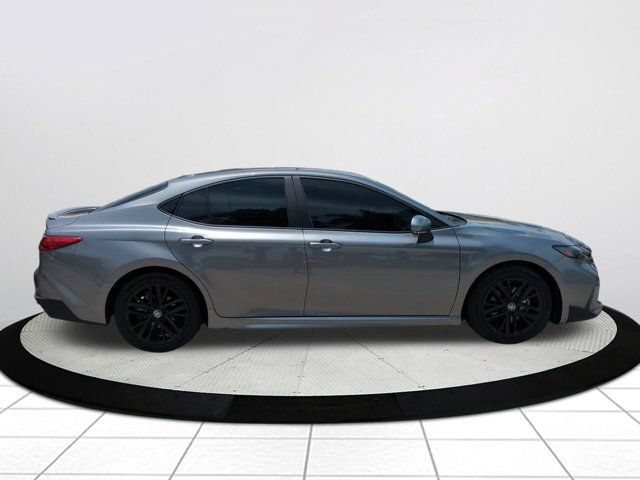 Used 2025 Toyota Camry SE FWD image 2
