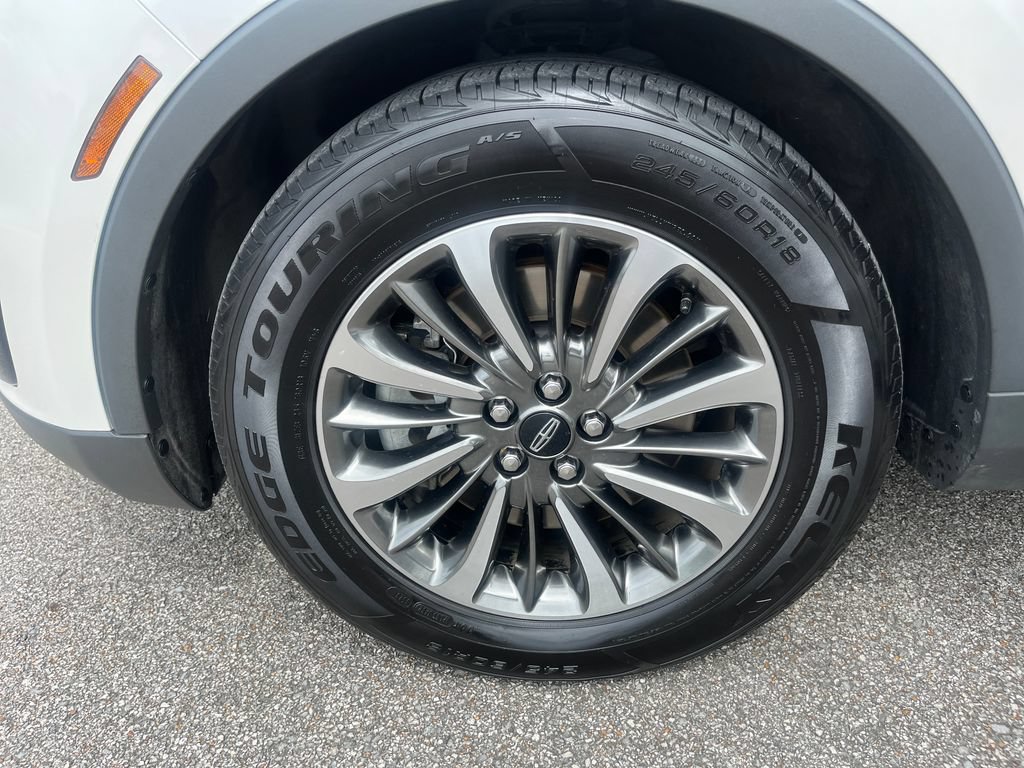 Used 2019 Lincoln Nautilus Select AWD/4WD image 28