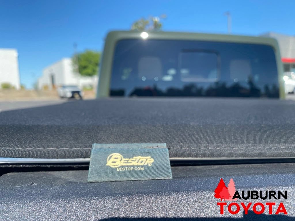 Used 2021 Jeep Gladiator Rubicon w/ Uconnect 4C Nav & Sound Group AWD/4WD image 12