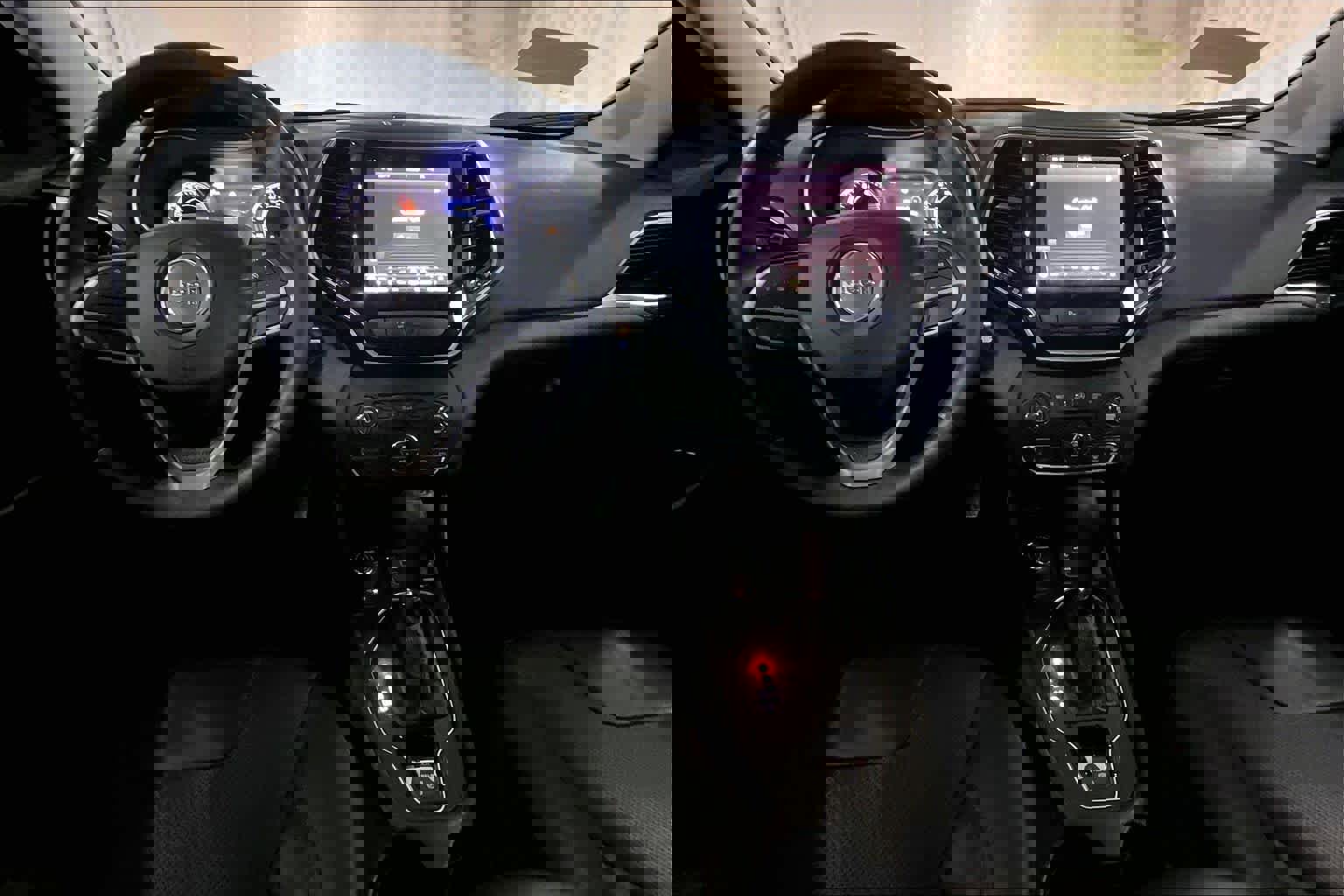 Used 2019 Jeep Cherokee Limited AWD/4WD image 15