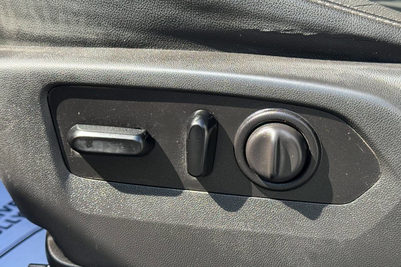 Used 2020 Chevrolet Silverado 3500 LTZ w/ LTZ Plus Package image 31