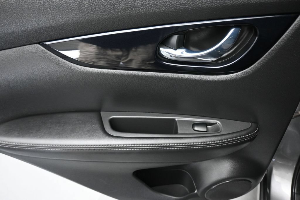 Used 2019 Nissan Rogue Sport SV AWD/4WD image 31