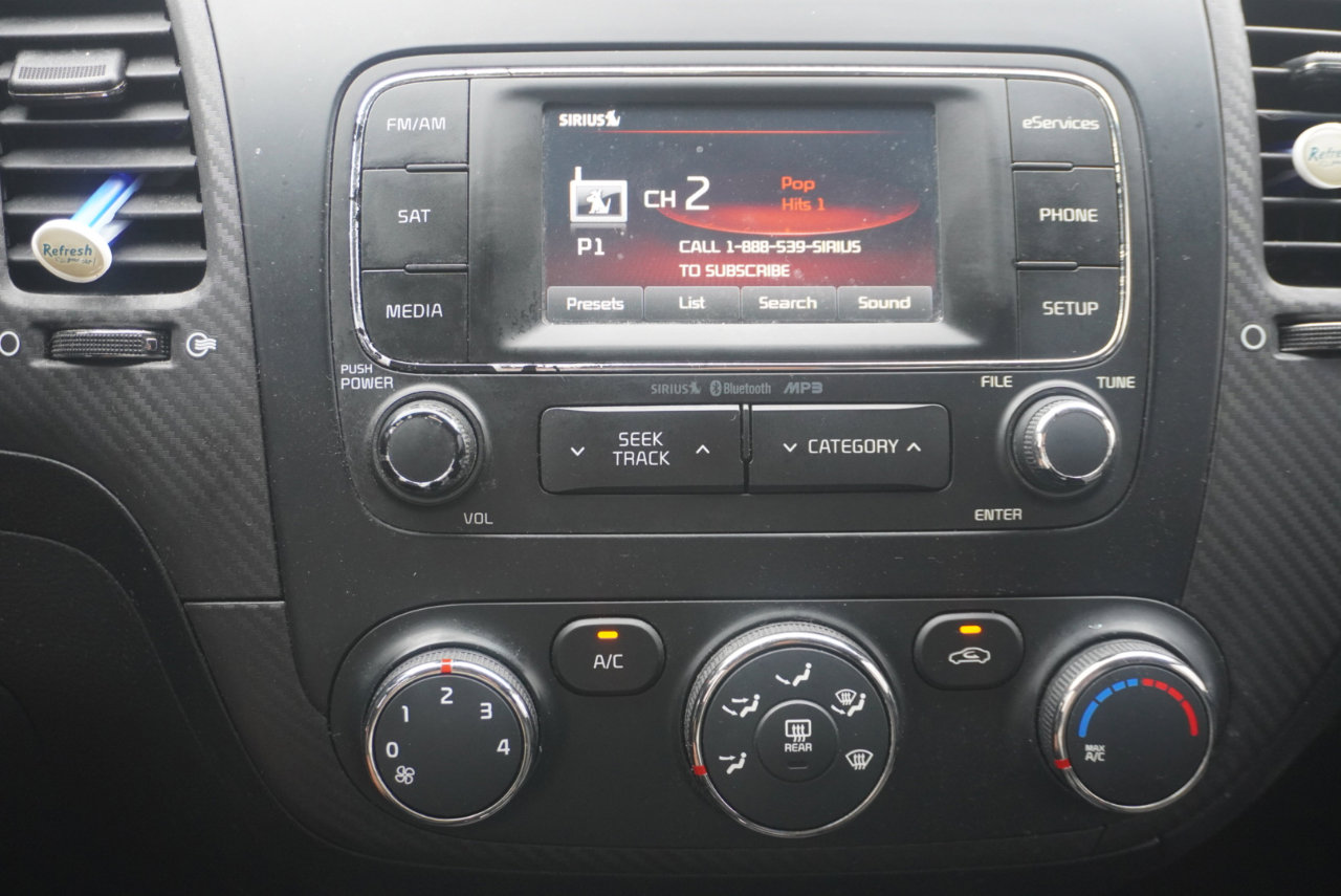 Used 2014 Kia Forte EX image 25