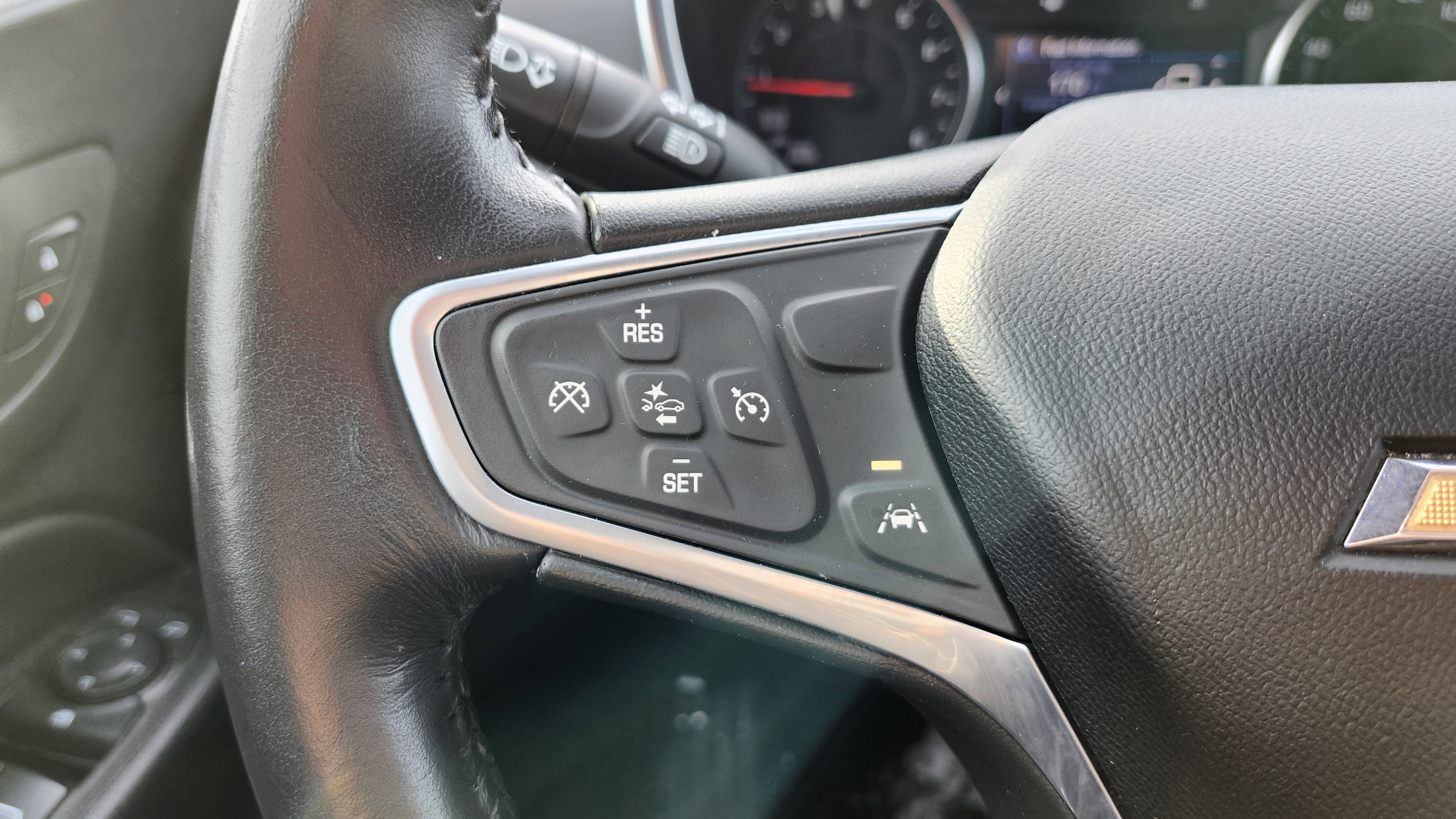 Used 2022 Chevrolet Equinox LT image 36