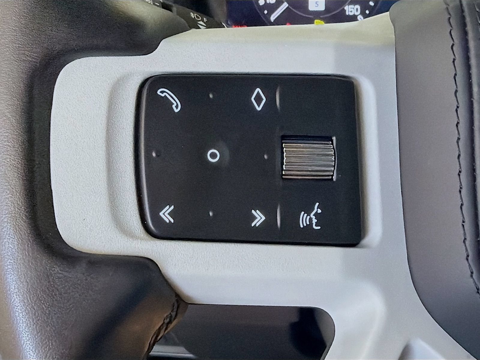 Certified 2023 Land Rover Defender 130 SE AWD/4WD image 12