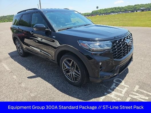 Used 2025 Ford Explorer ST-Line w/ ST-Line Street Pack AWD/4WD image 4