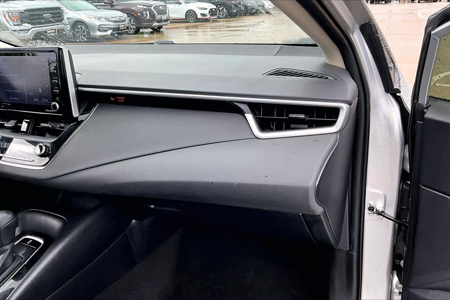 Used 2021 Toyota Corolla LE FWD image 17