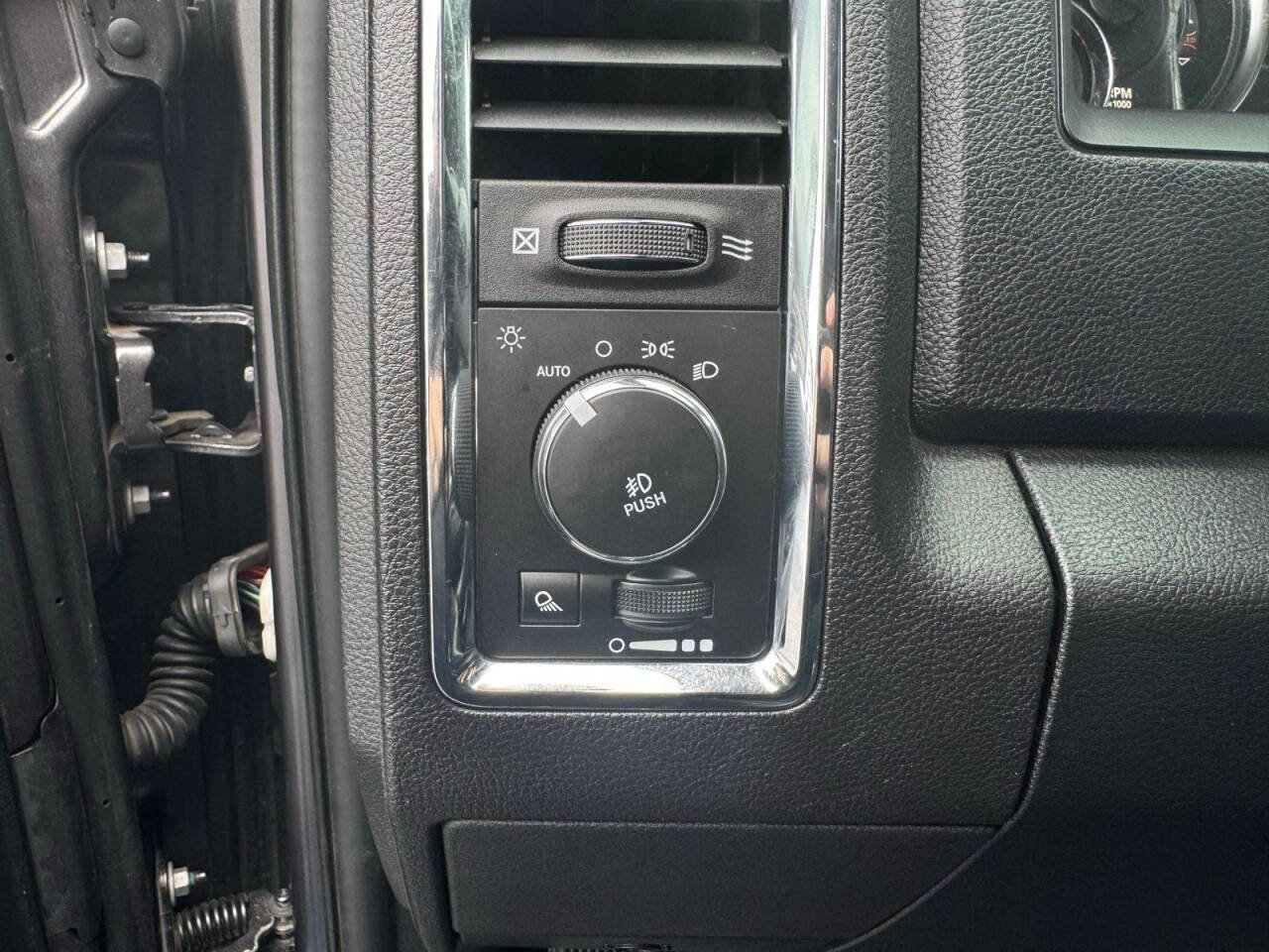 Used 2017 RAM 1500 Laramie image 16