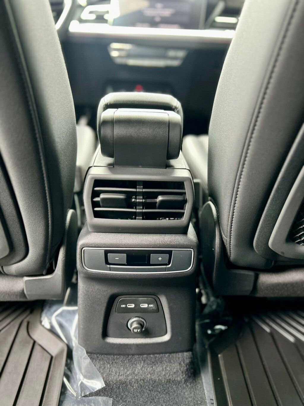 Used 2024 Audi Q4 e-tron Premium Plus w/ Premium Plus image 19