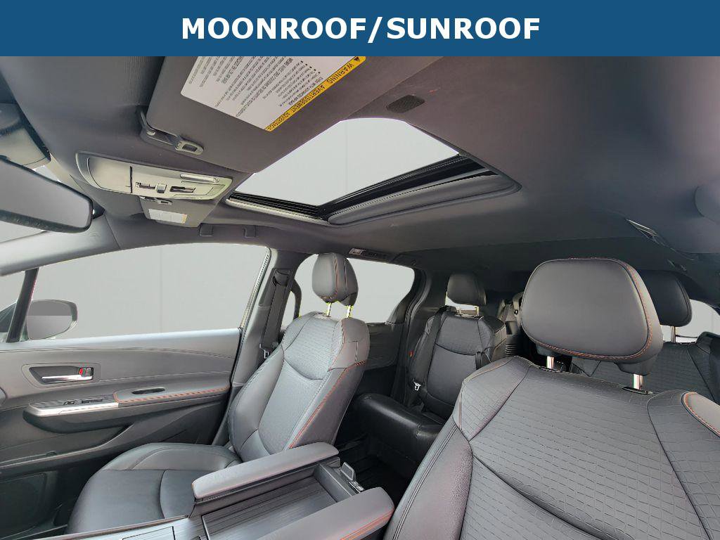 Used 2024 Toyota Sienna XSE AWD/4WD image 7