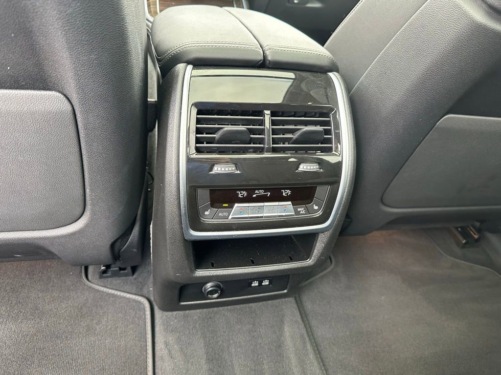 Used 2024 BMW X7 xDrive40i image 27