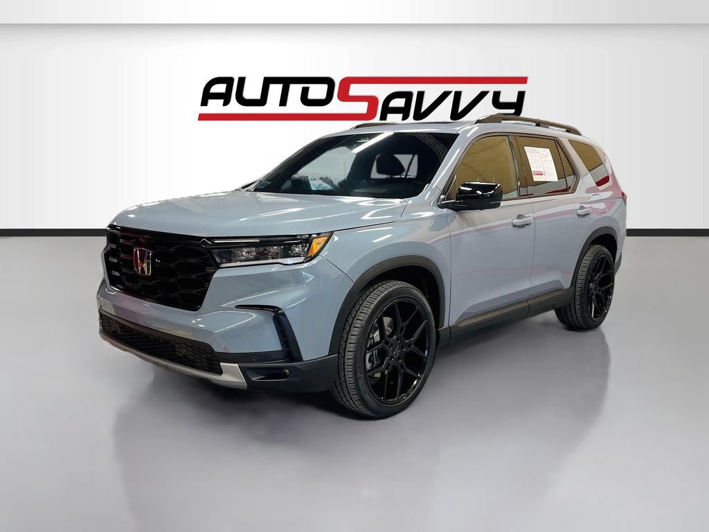 Used 2025 Honda Pilot Black Edition image 3