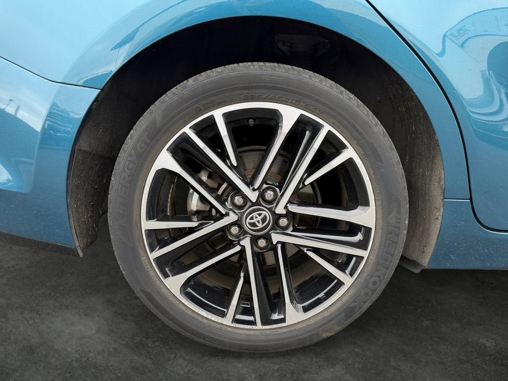 Used 2025 Toyota Camry XLE FWD image 4