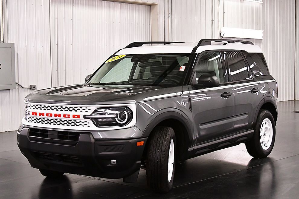 Used 2025 Ford Bronco Sport Heritage w/ Convenience Package image 3