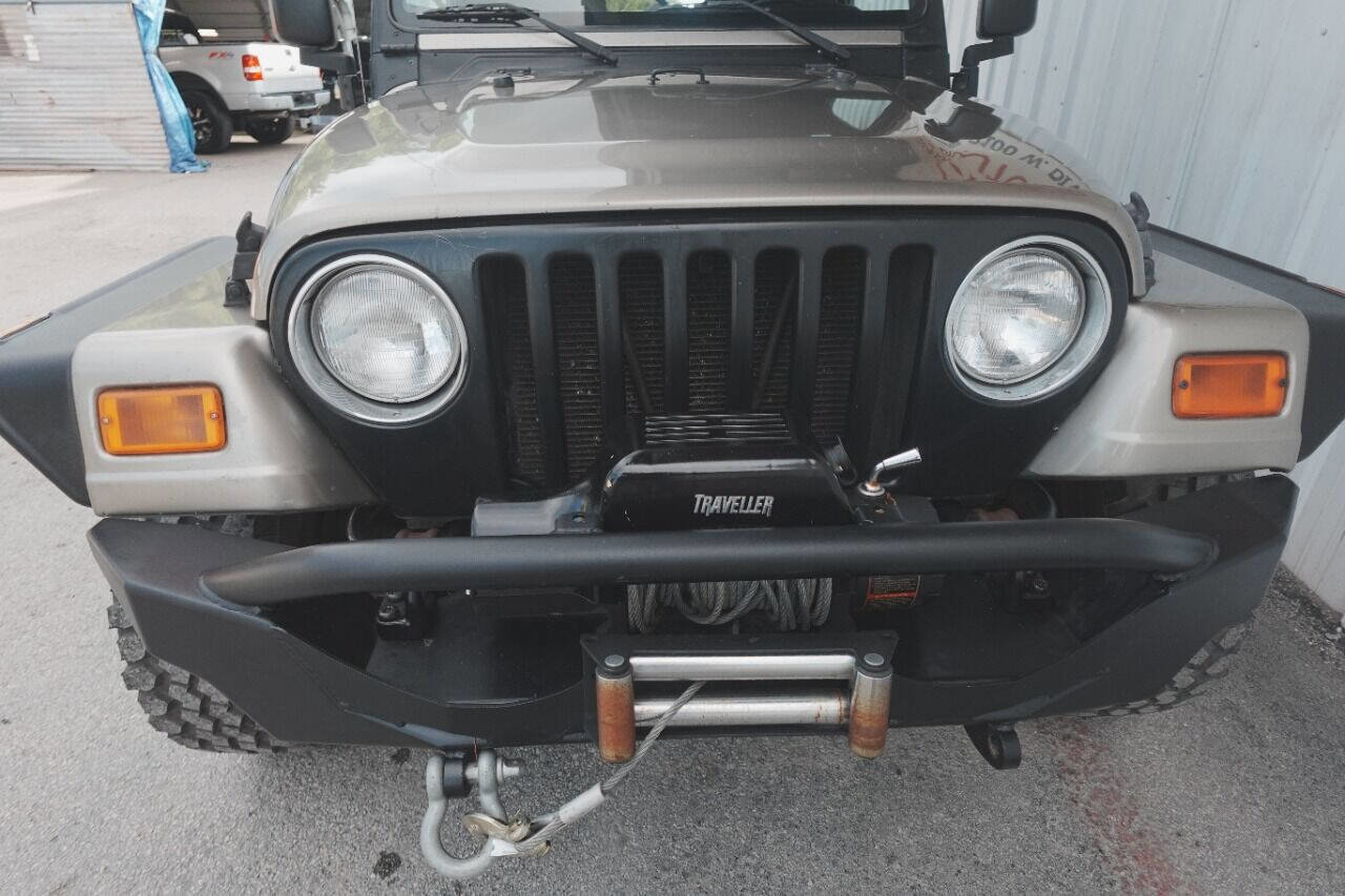 Used 2003 Jeep Wrangler X image 12
