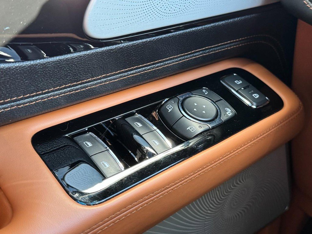 Used 2024 Lincoln Aviator Black Label w/ Dynamic Handling Package image 23