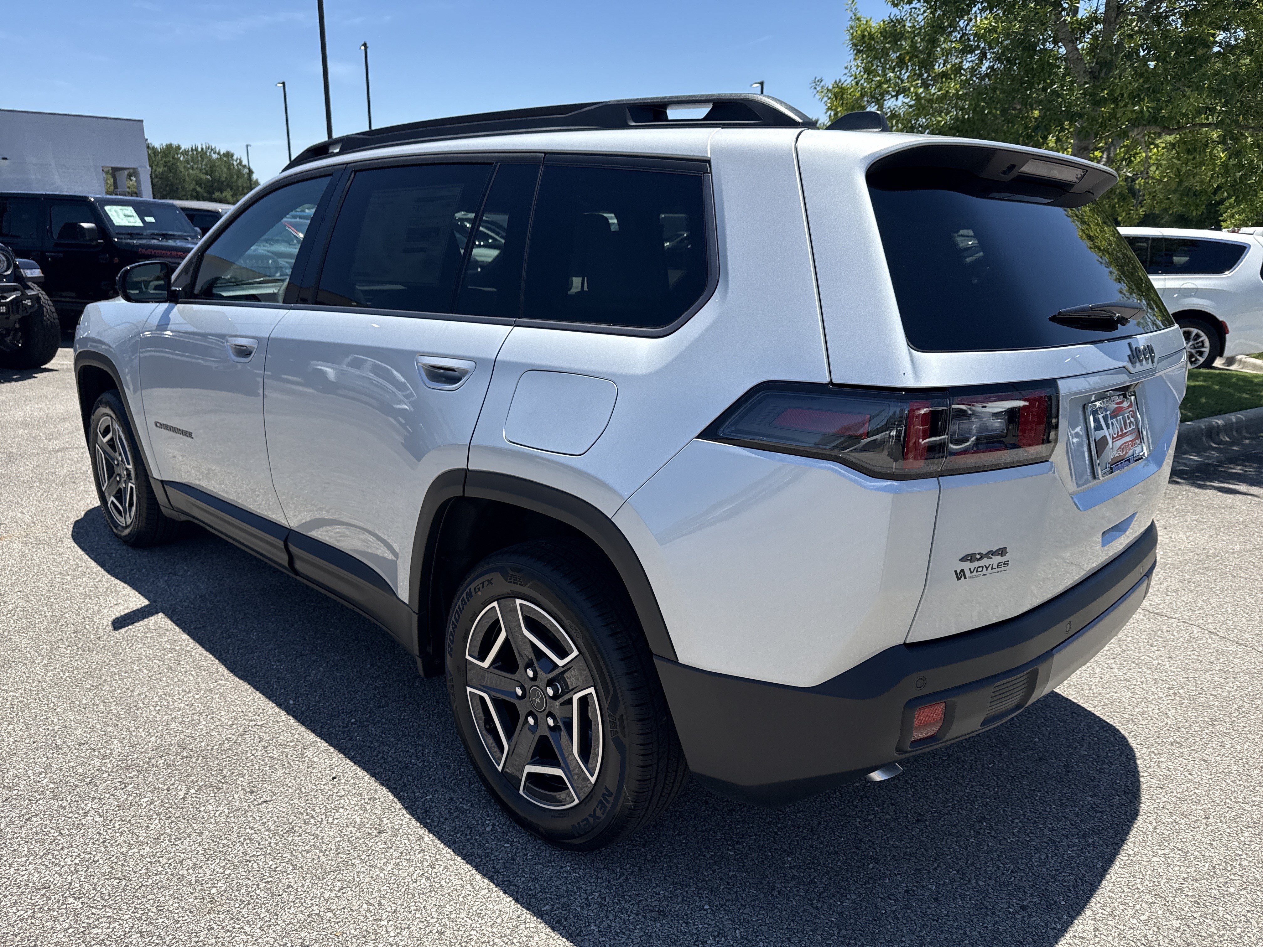 New 2026 Jeep Cherokee Laredo AWD/4WD image 5