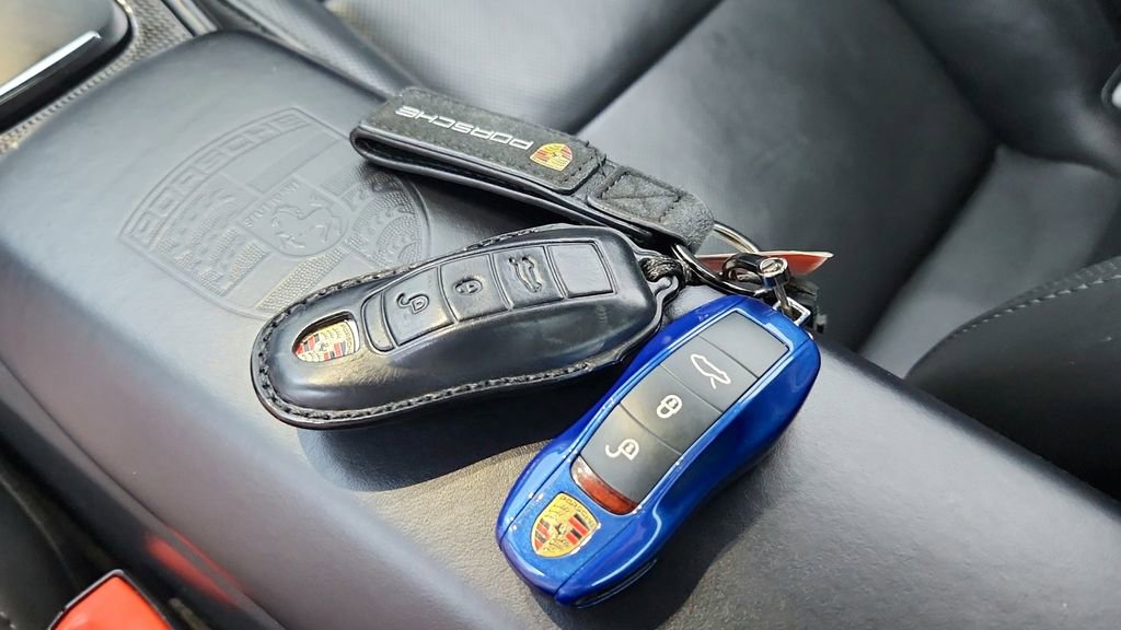 Used 2015 Porsche 911 Turbo S image 27