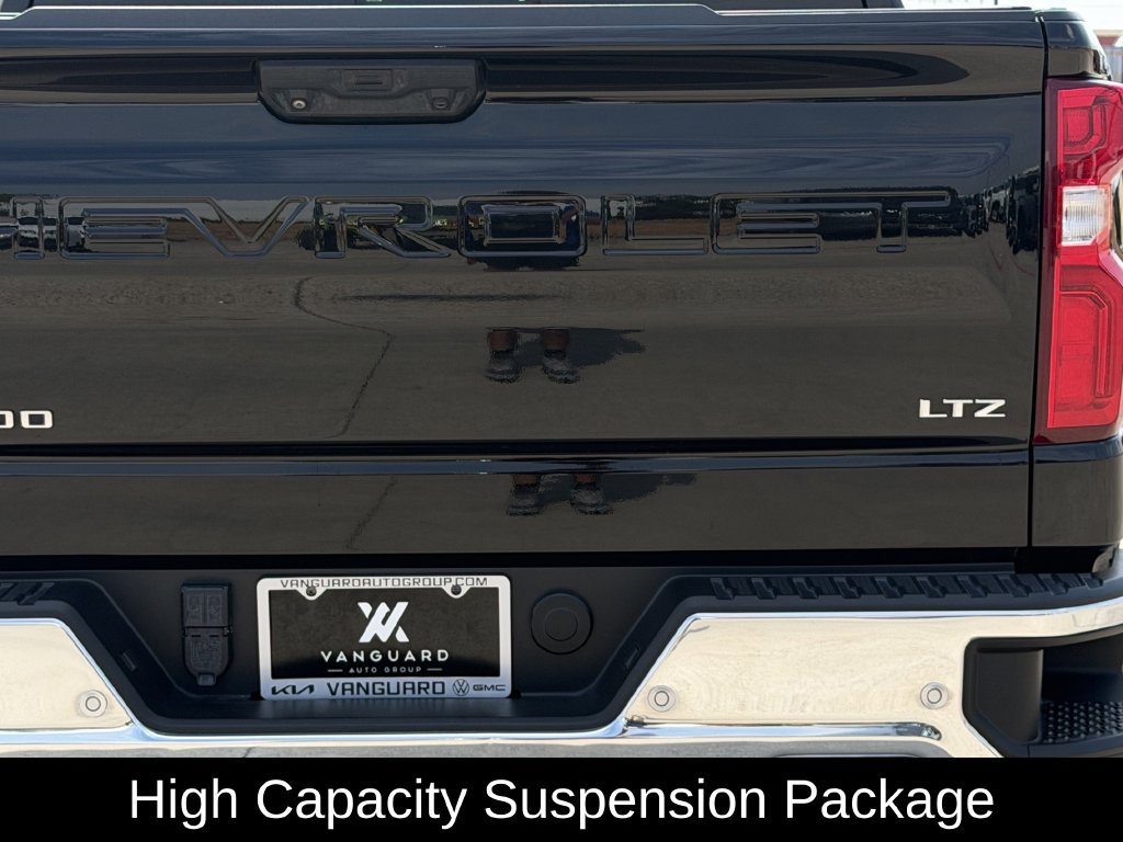Used 2023 Chevrolet Silverado 1500 LTZ AWD/4WD image 8