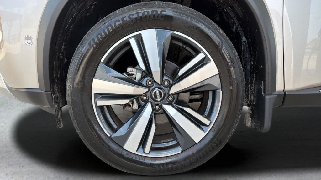 Certified 2023 Nissan Rogue Platinum AWD/4WD image 28