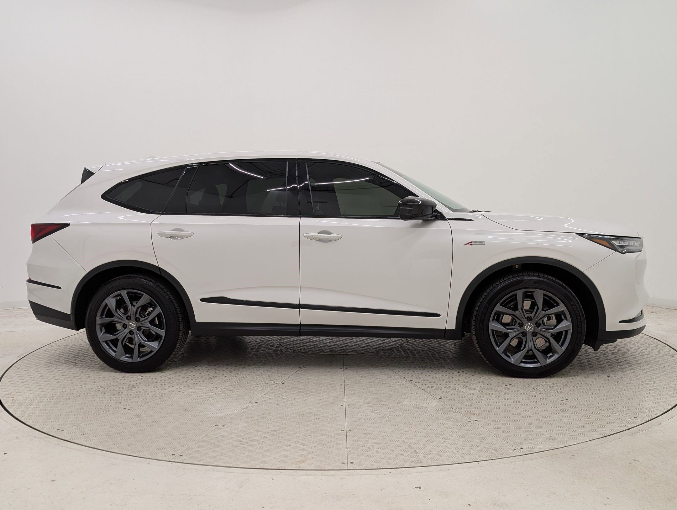 Used 2023 Acura MDX A-Spec image 8