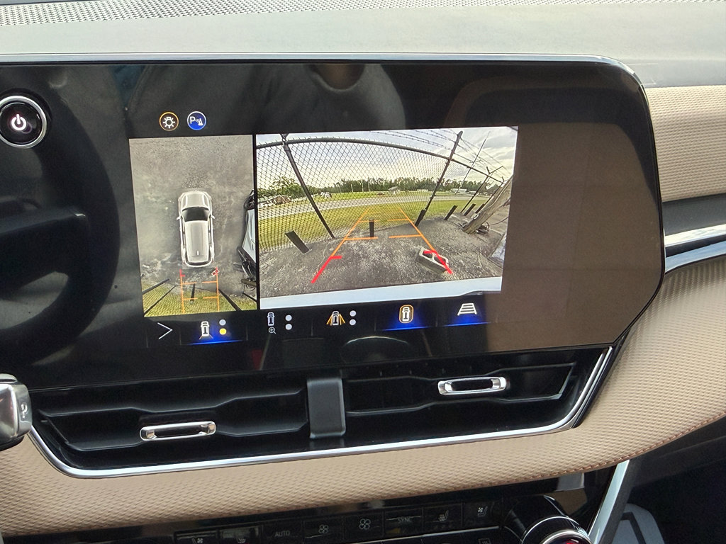 New 2026 Chevrolet Equinox ACTIV w/ Convenience Package III FWD image 16