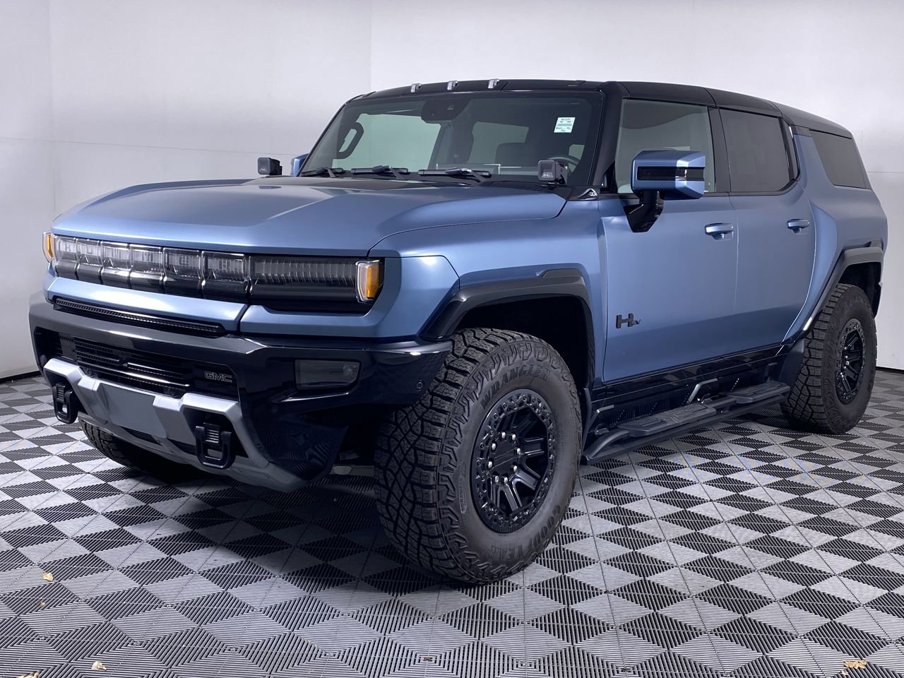 Certified 2024 GMC Hummer EV 3X w/ Omega Edition AWD/4WD image 30