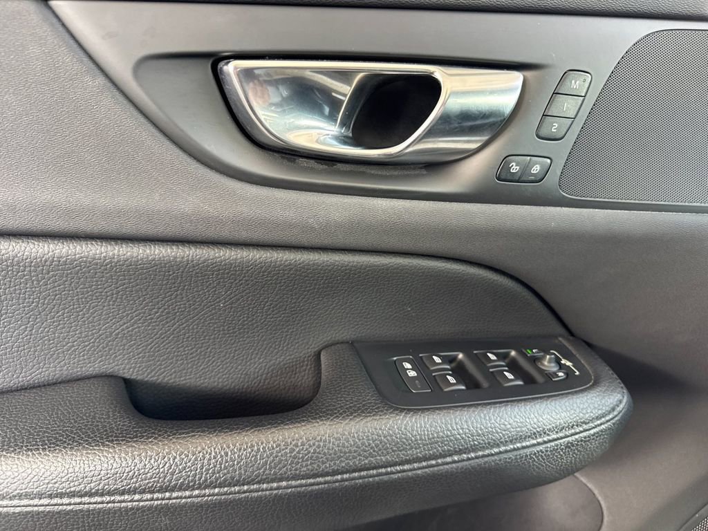 Certified 2021 Volvo V60 T5 Cross Country w/ Climate Package image 10