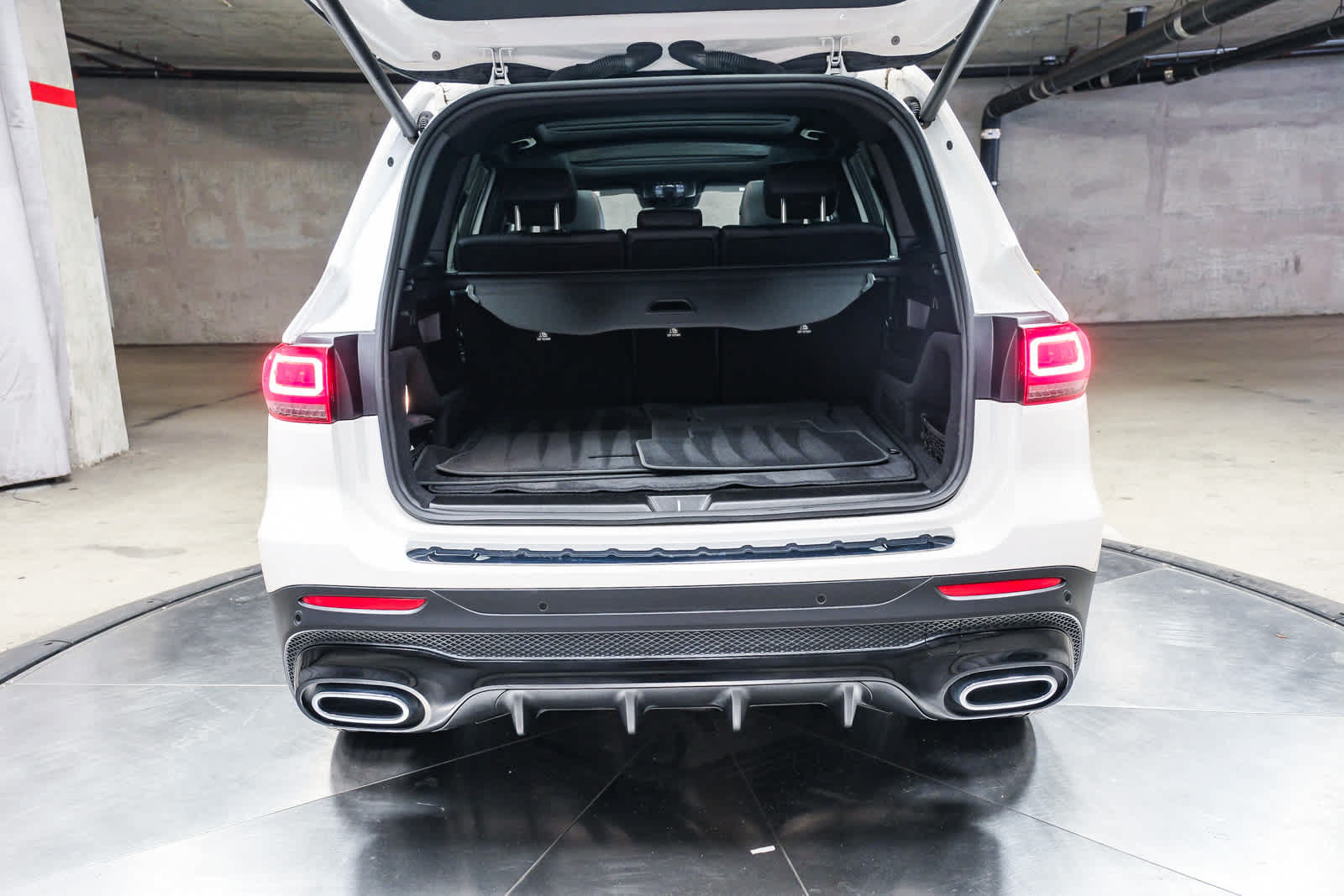 Used 2023 Mercedes-Benz GLB 250 image 31