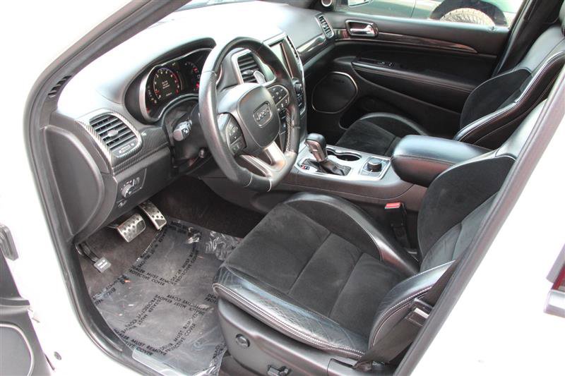 Used 2017 Jeep Grand Cherokee SRT image 19
