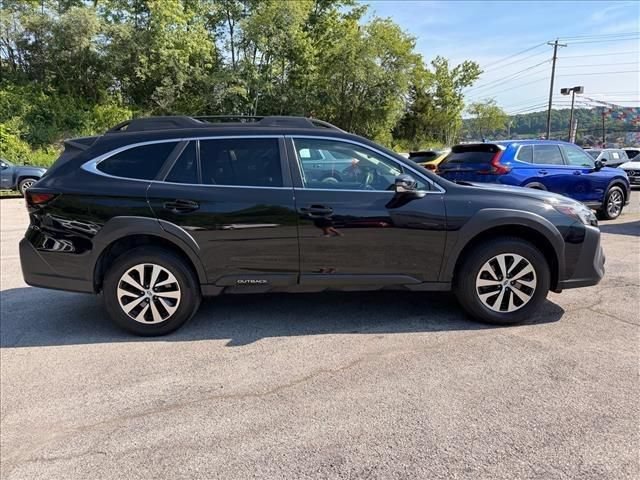Used 2023 Subaru Outback Premium AWD/4WD image 4